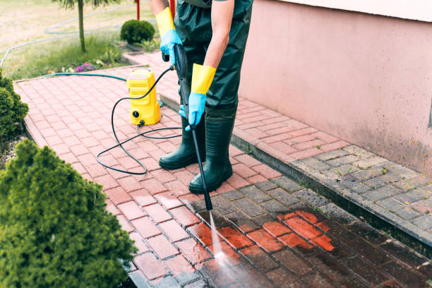 Best Deck and Patio Pressure Washing in Hwatha, IA